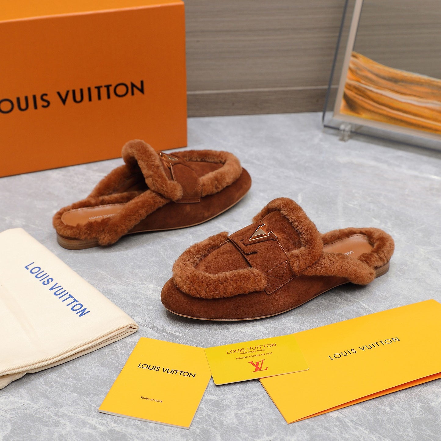 LOUIS VUITTON