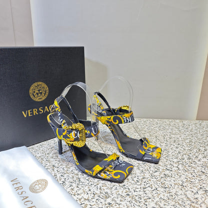 VERSACE