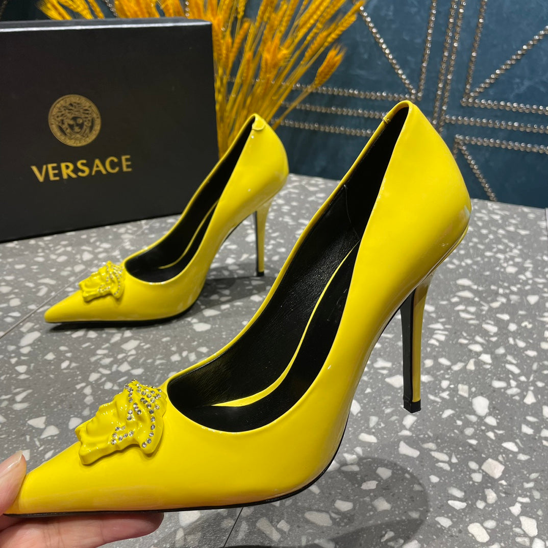 VERSACE