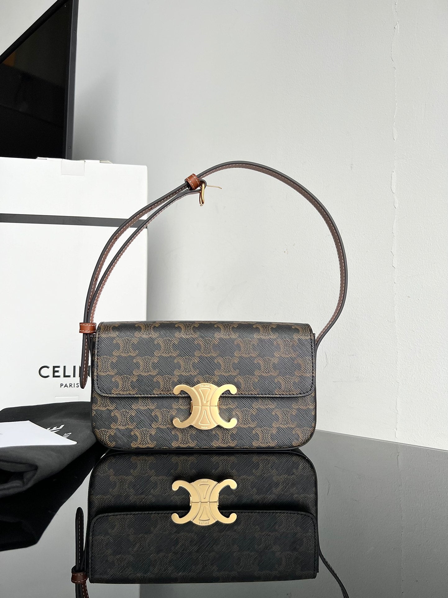 CELINE