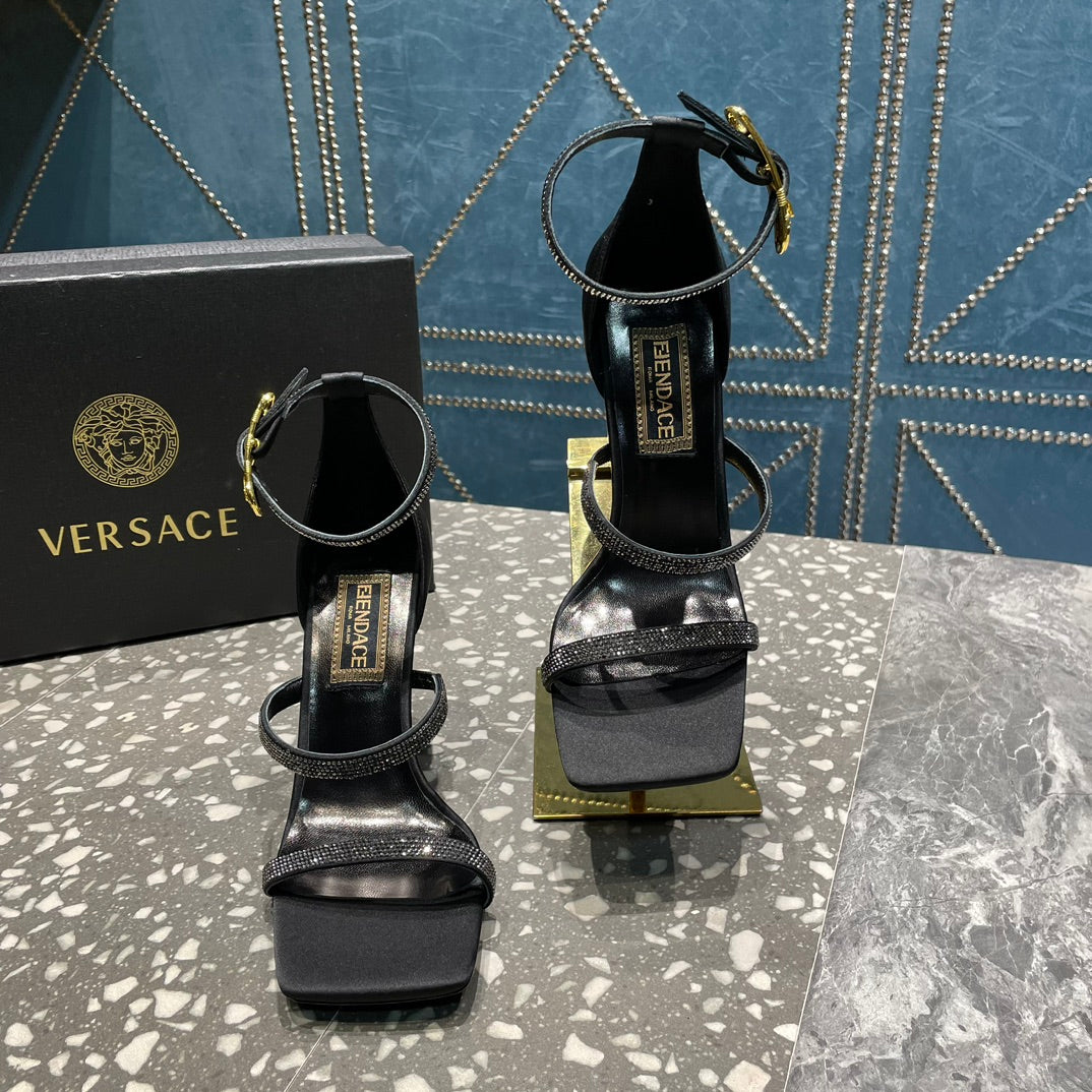 VERSACE