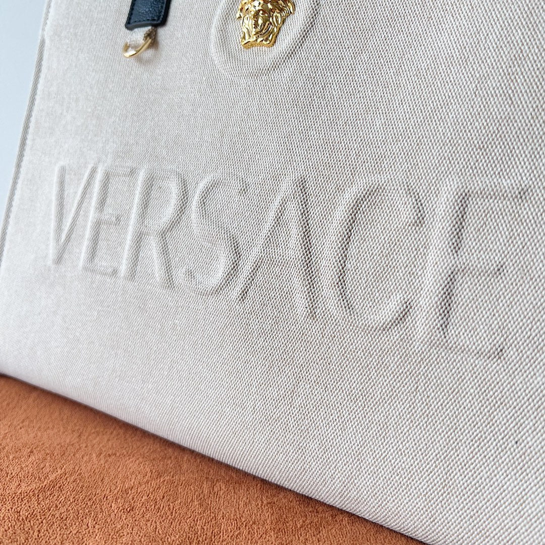 VERSACE