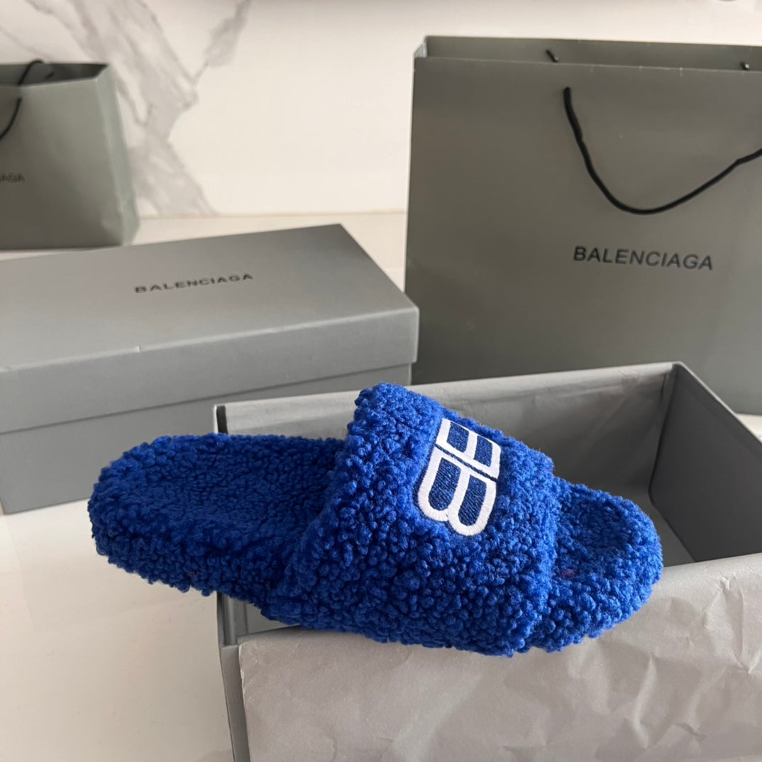 BALENCIAGA