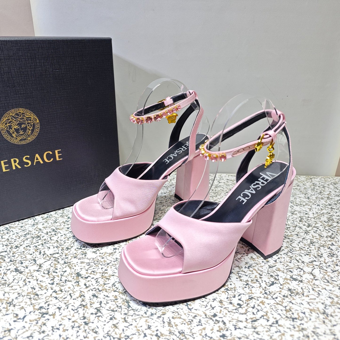 VERSACE