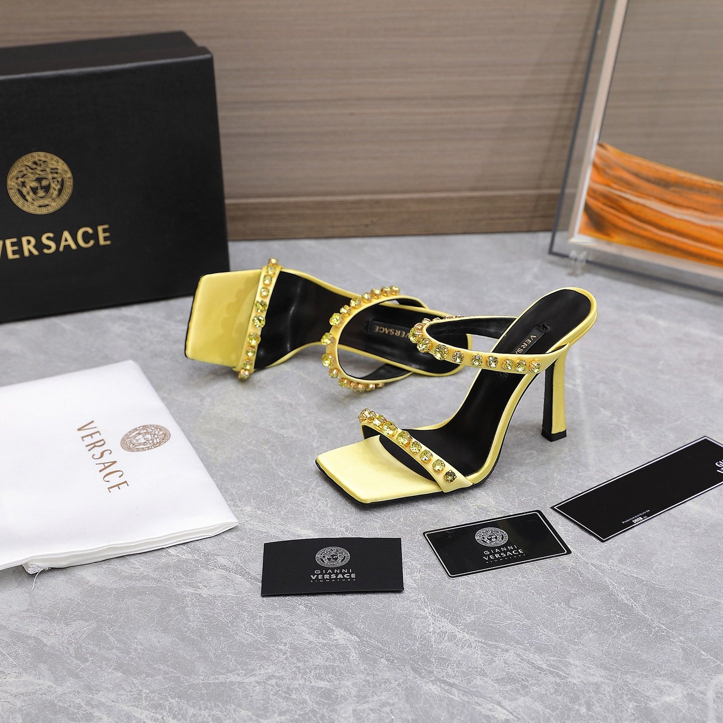 VERSACE