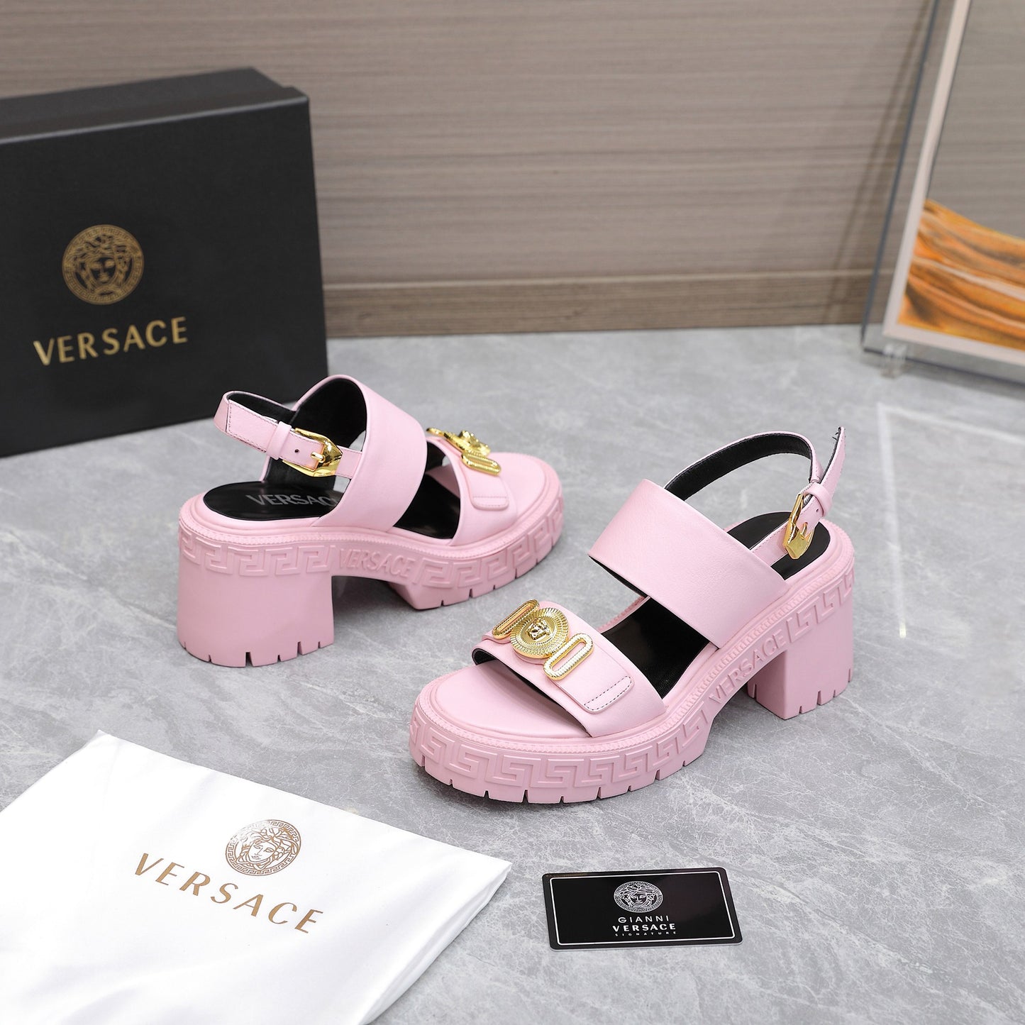 VERSACE