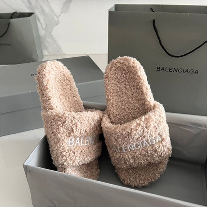 BALENCIAGA