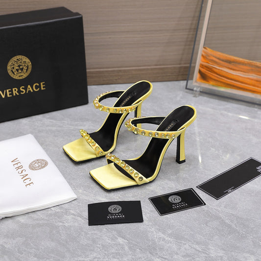 VERSACE