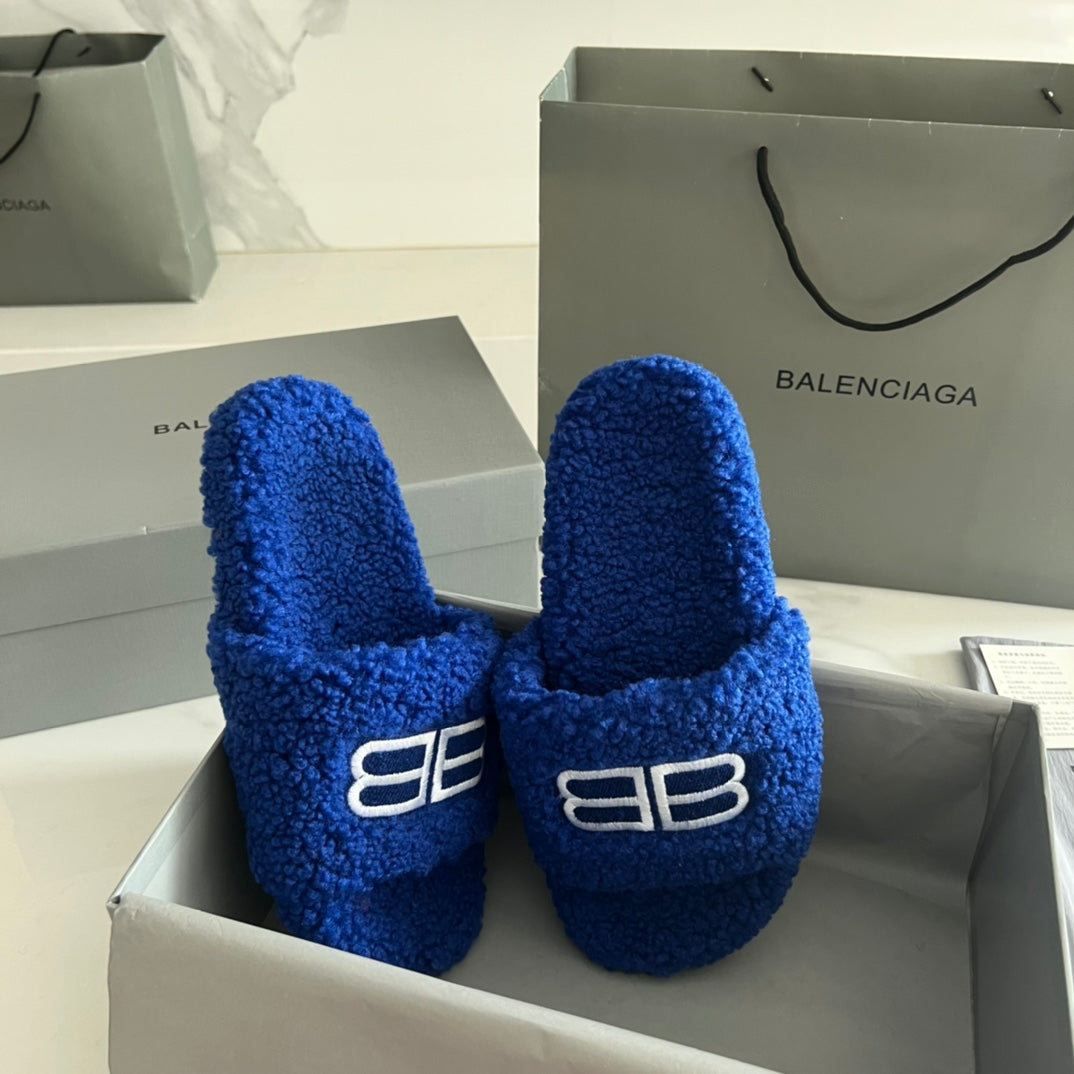 BALENCIAGA