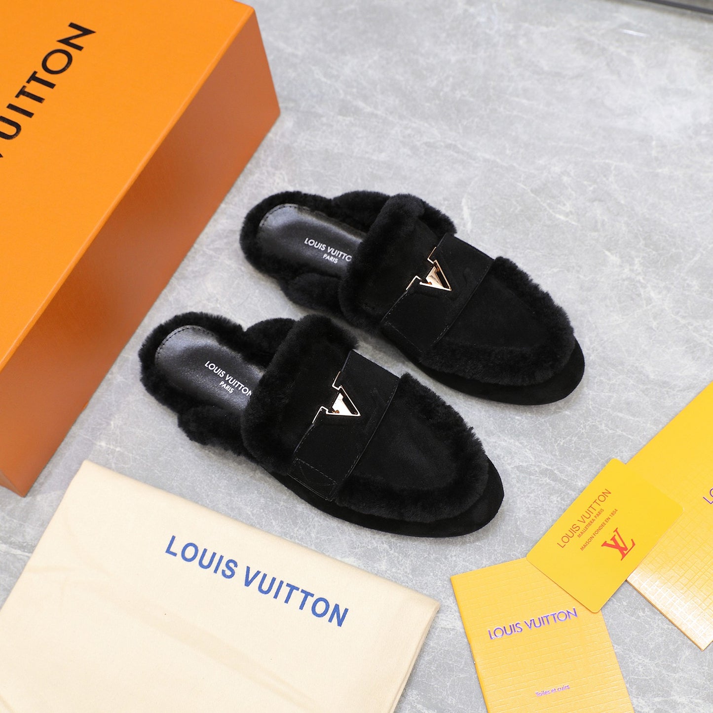 LOUIS VUITTON