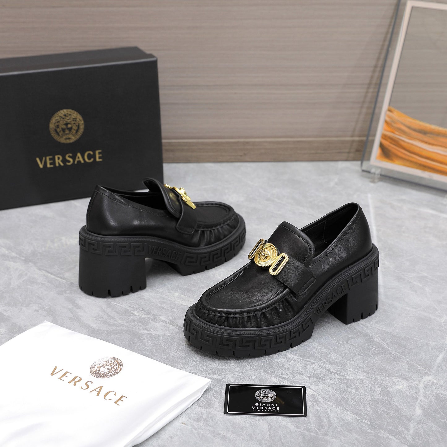 VERSACE