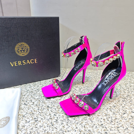 VERSACE