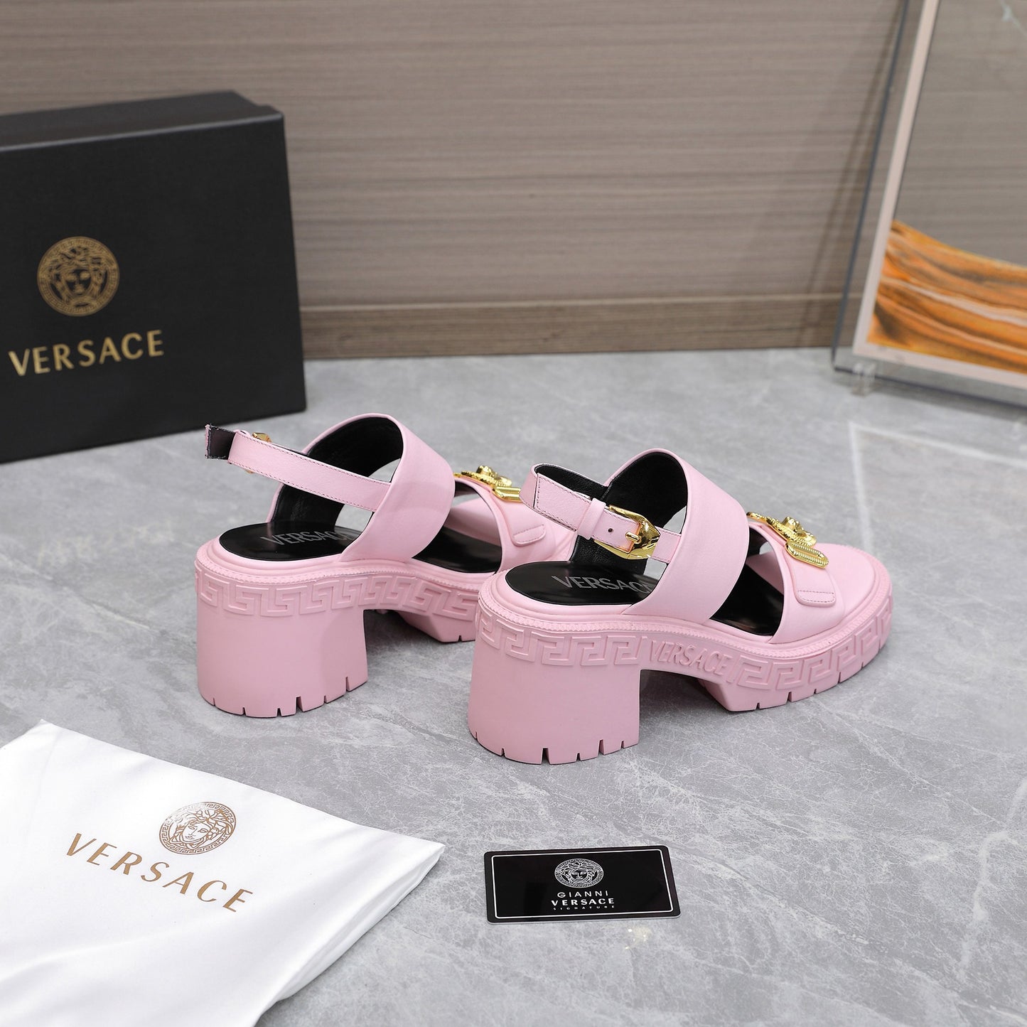 VERSACE