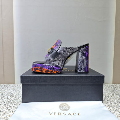 VERSACE