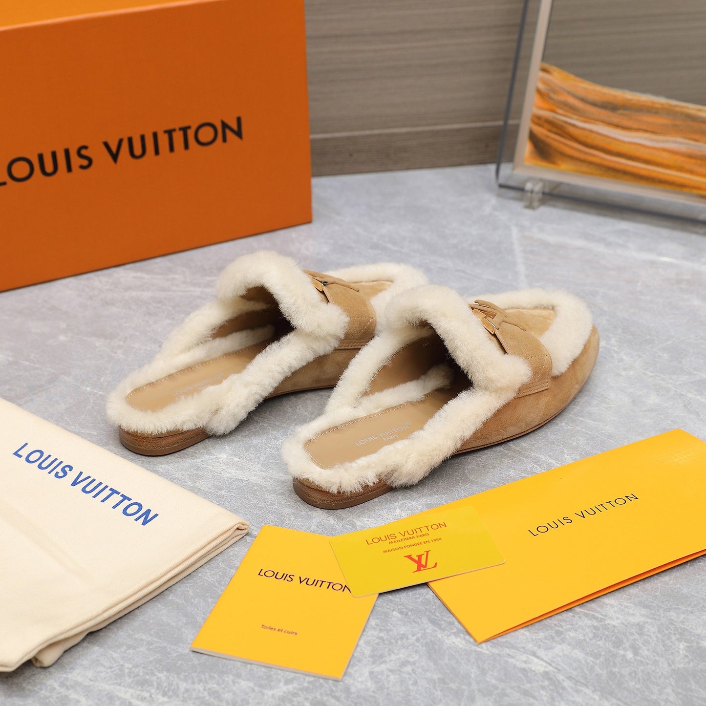 LOUIS VUITTON