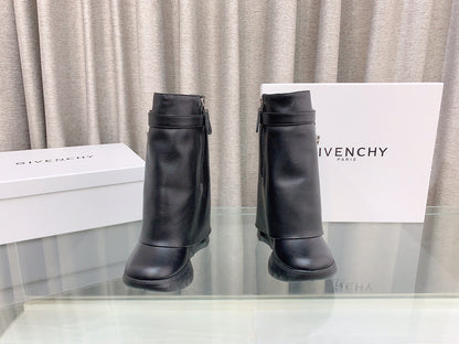 GIVENCHY