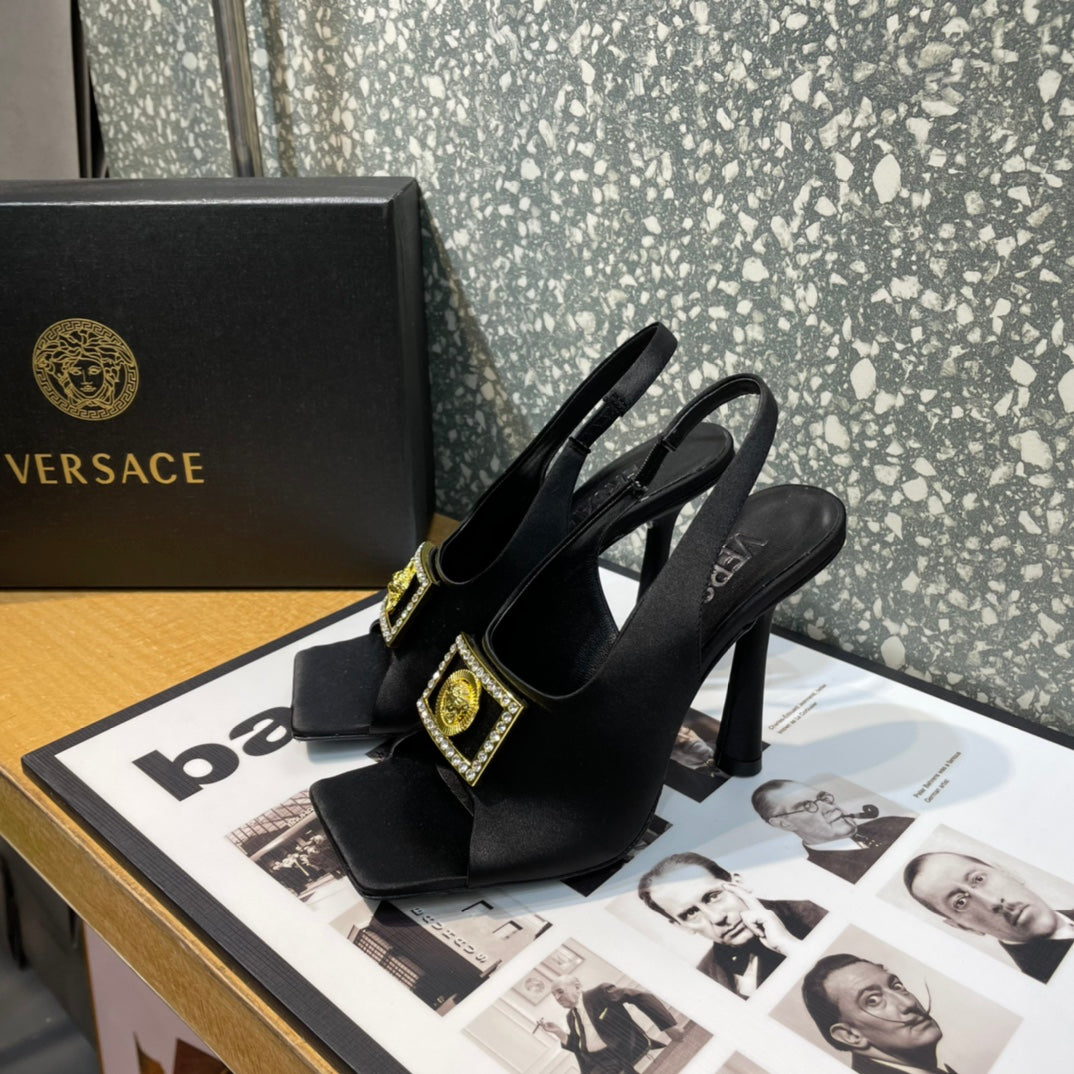 VERSACE