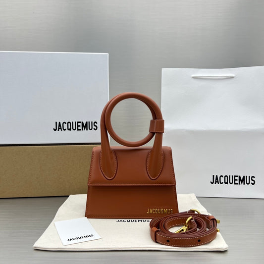 JACQUEMUS