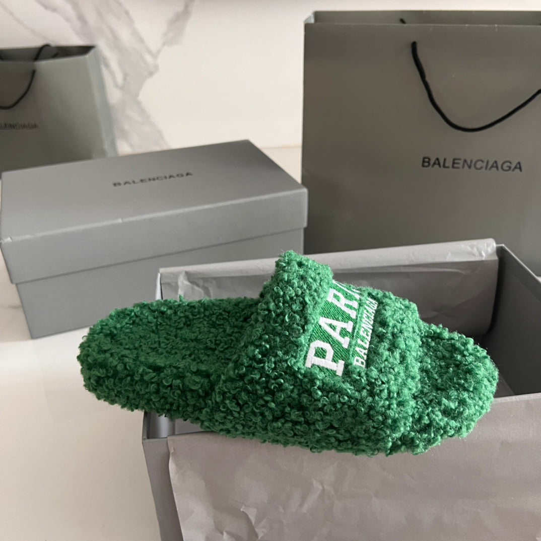 BALENCIAGA