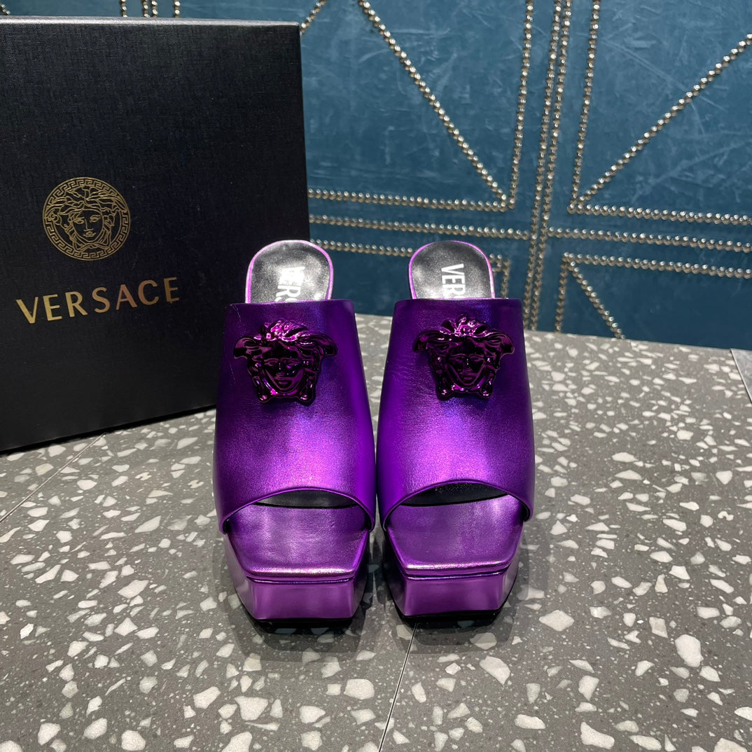 VERSACE