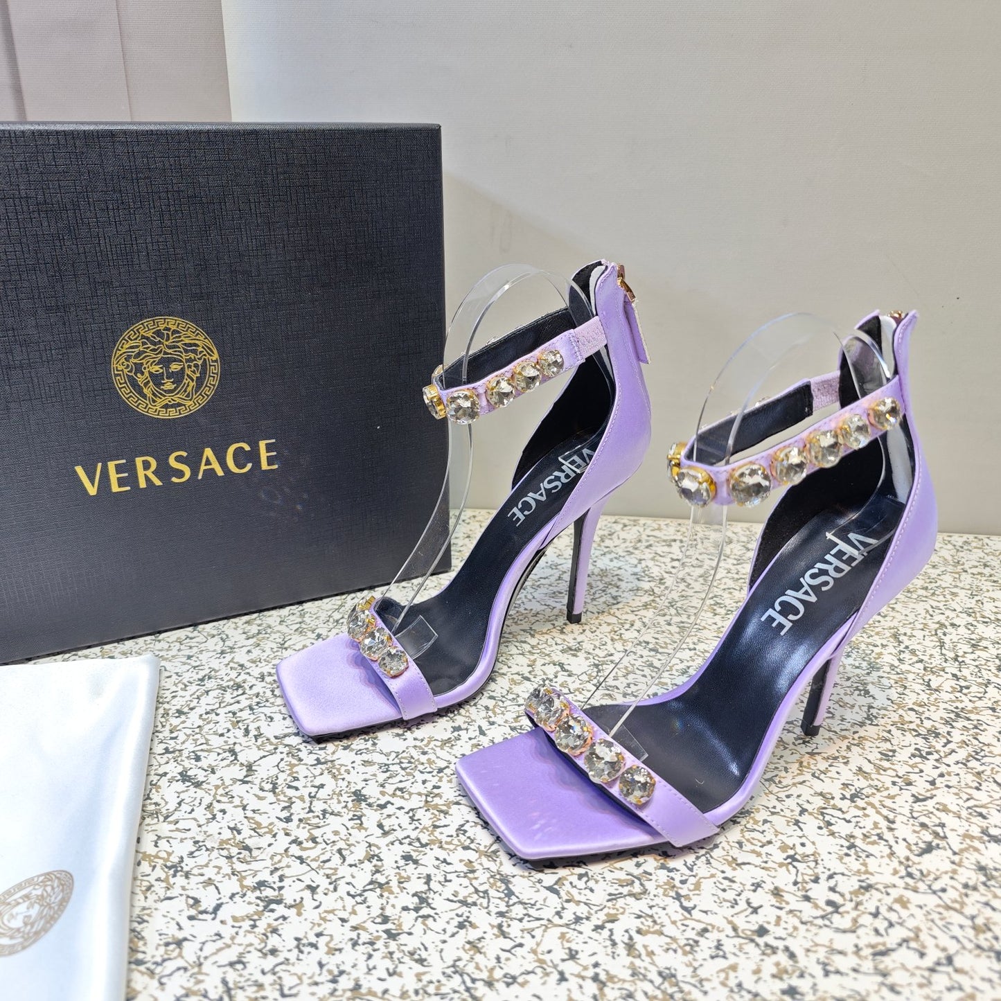 VERSACE