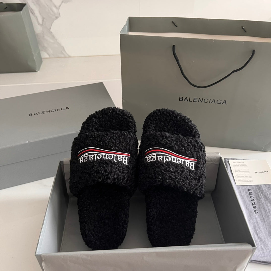 BALENCIAGA