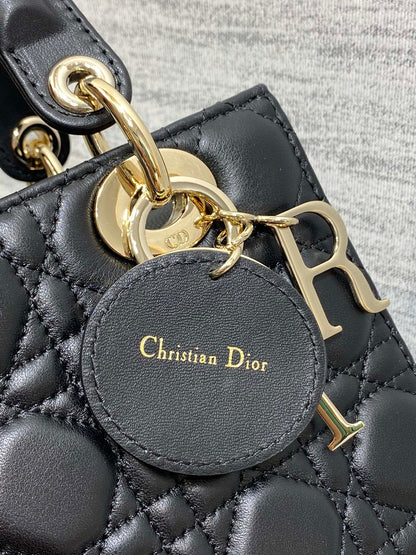 DIOR