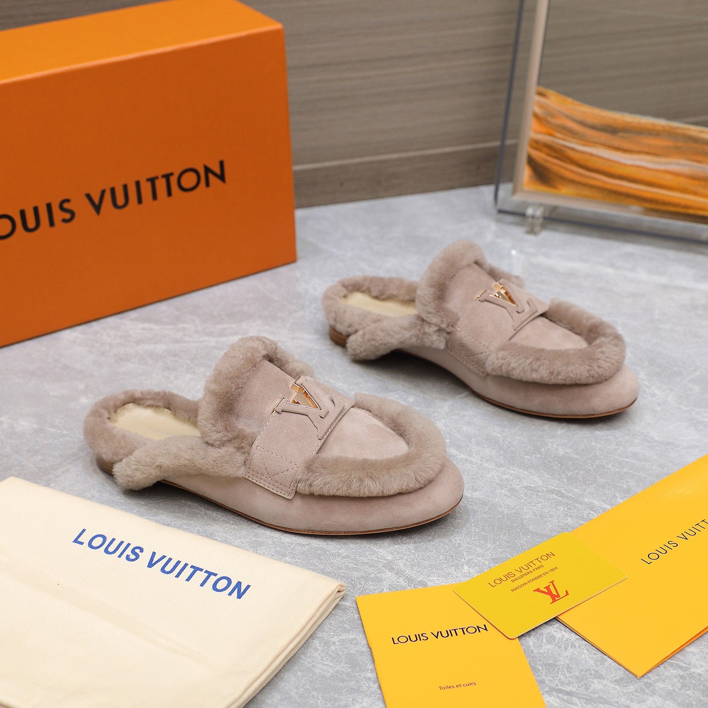 LOUIS VUITTON