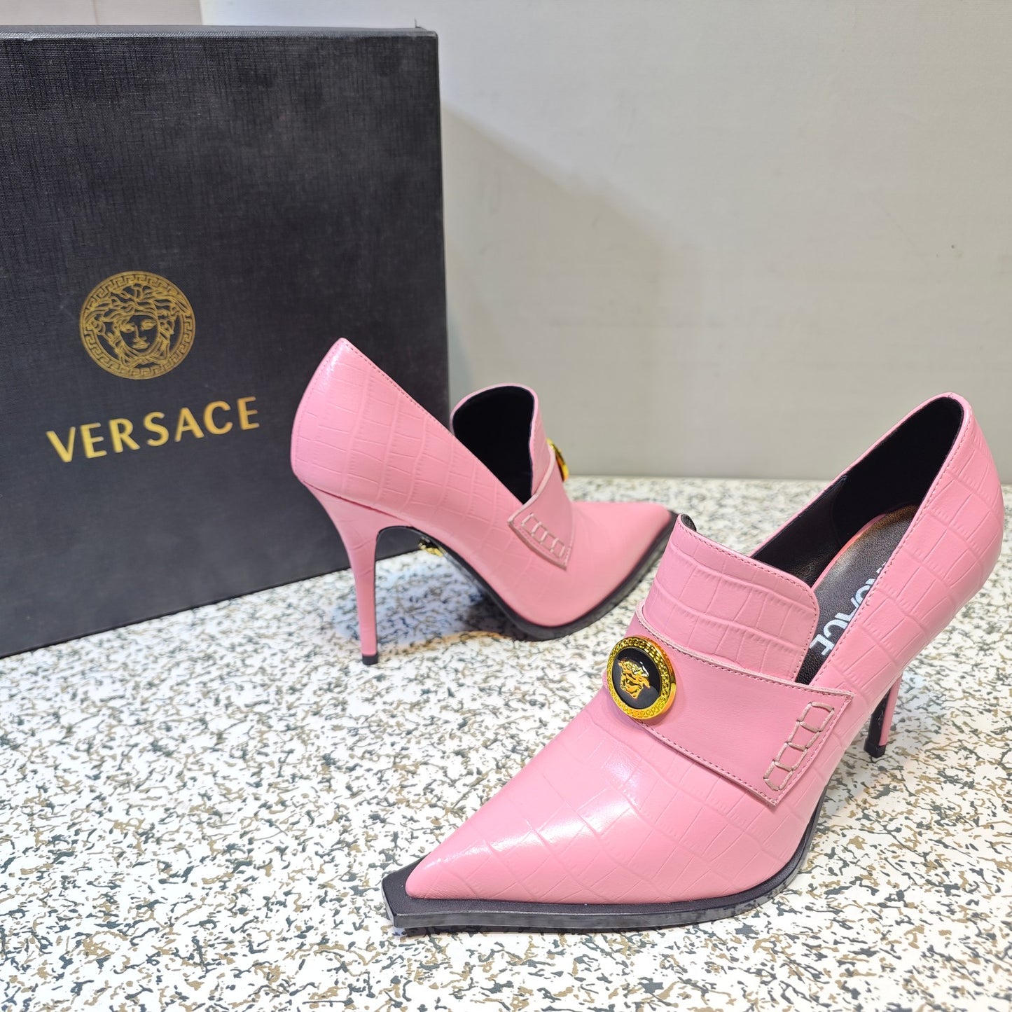 VERSACE