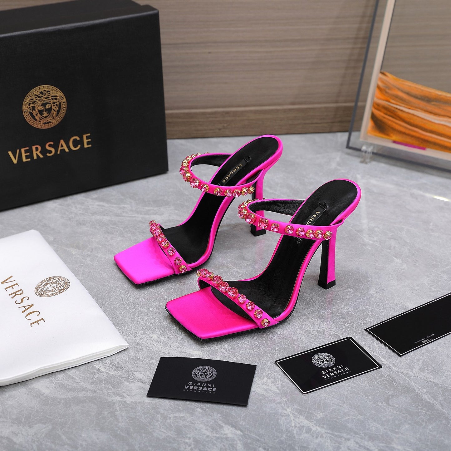 VERSACE