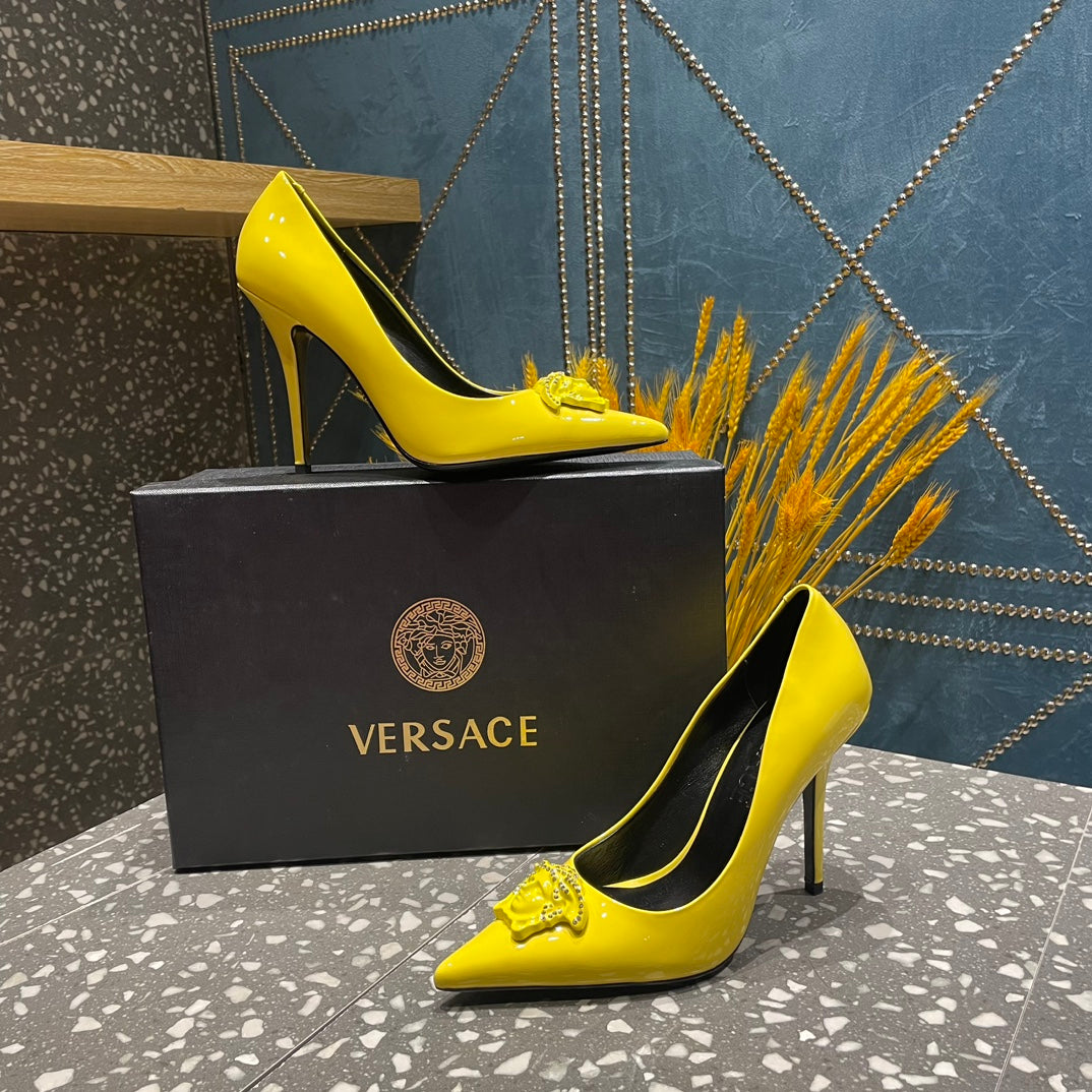 VERSACE