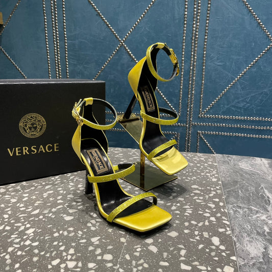 VERSACE