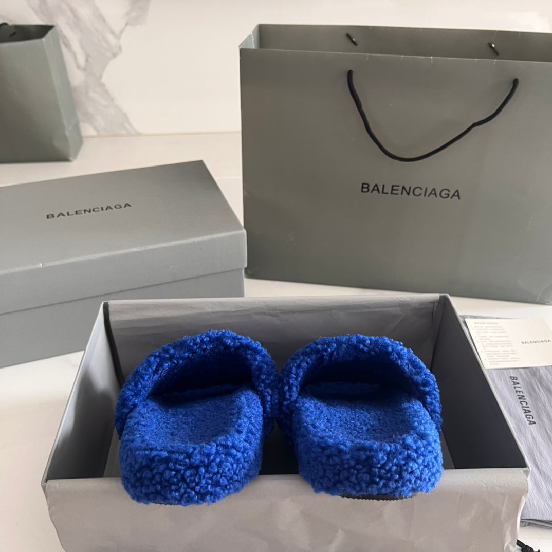 BALENCIAGA