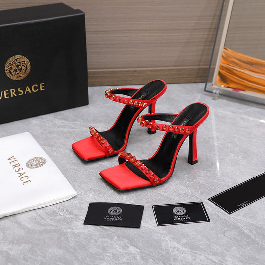 VERSACE