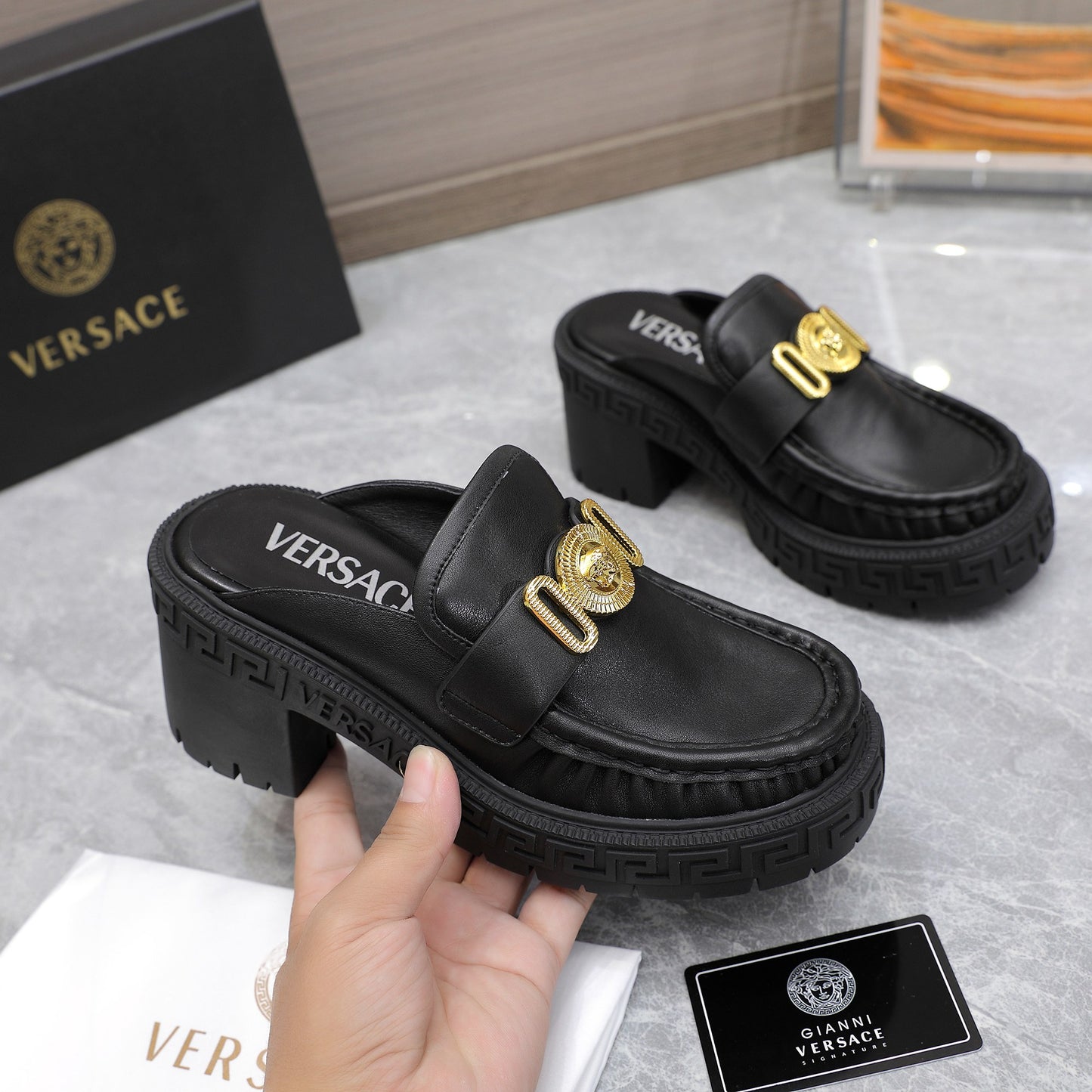 VERSACE