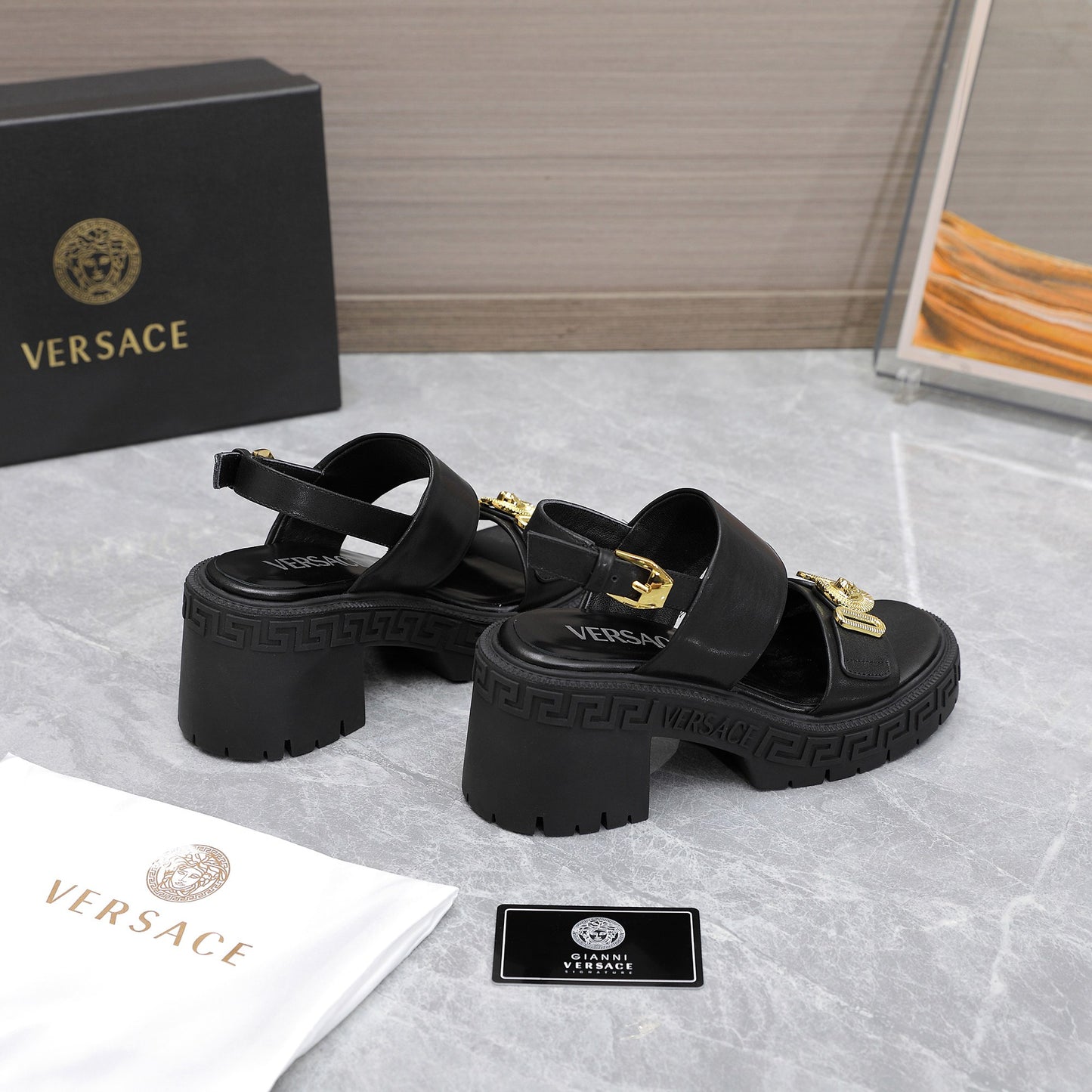 VERSACE