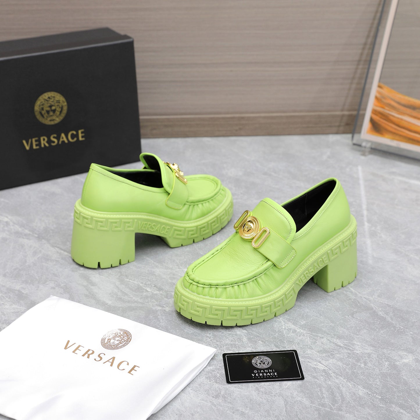 VERSACE