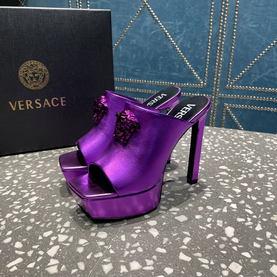 VERSACE