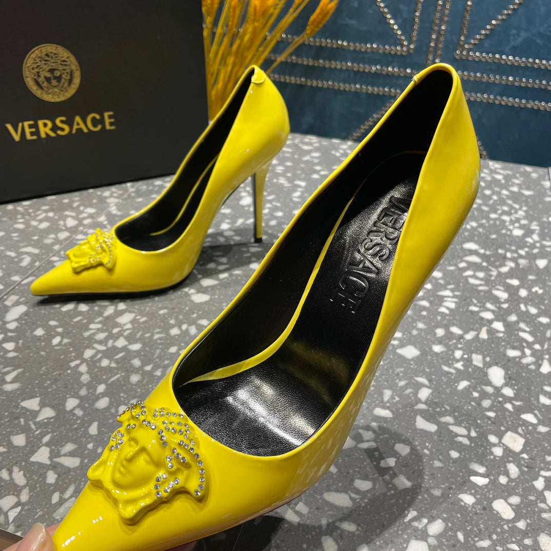 VERSACE