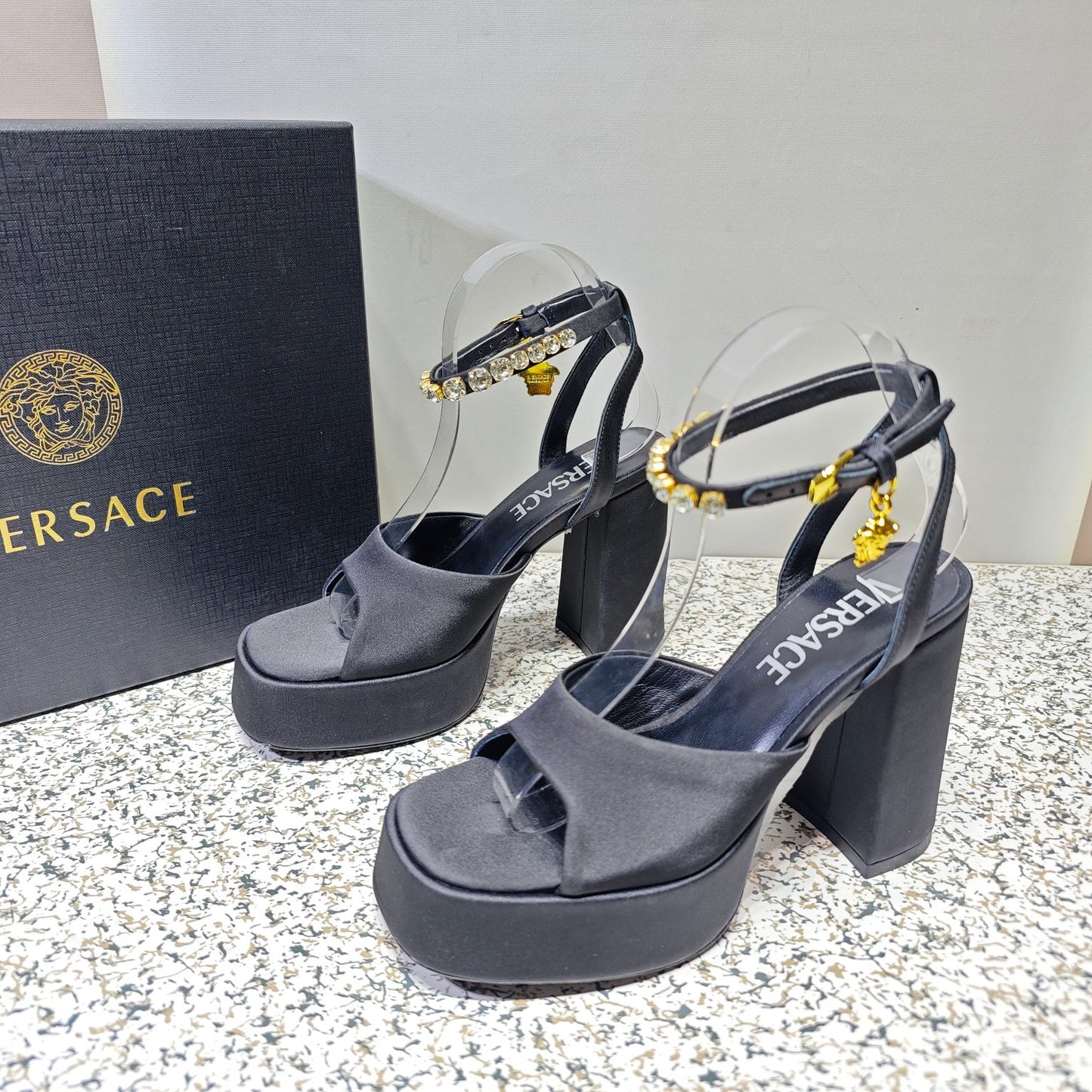 VERSACE