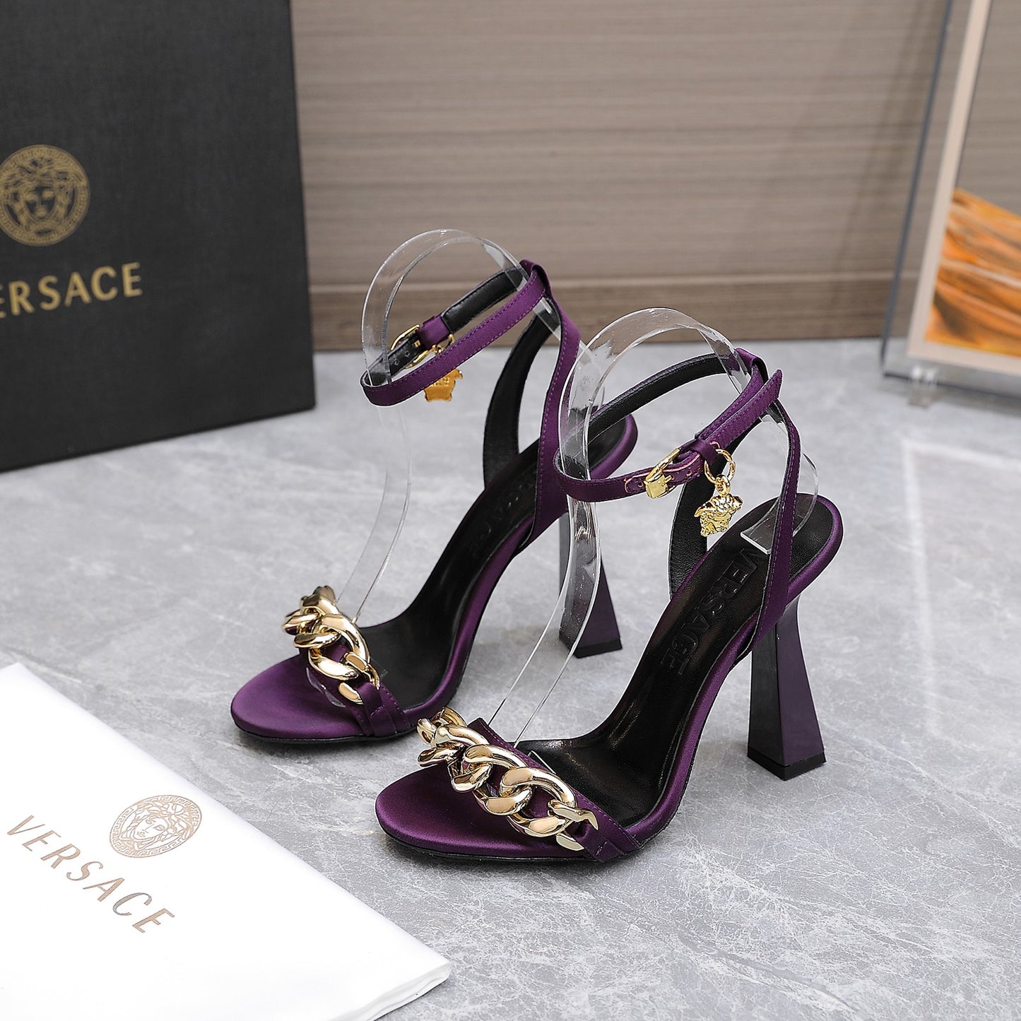 VERSACE