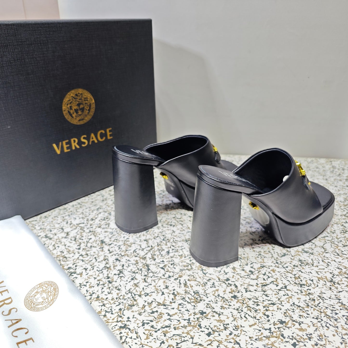 VERSACE