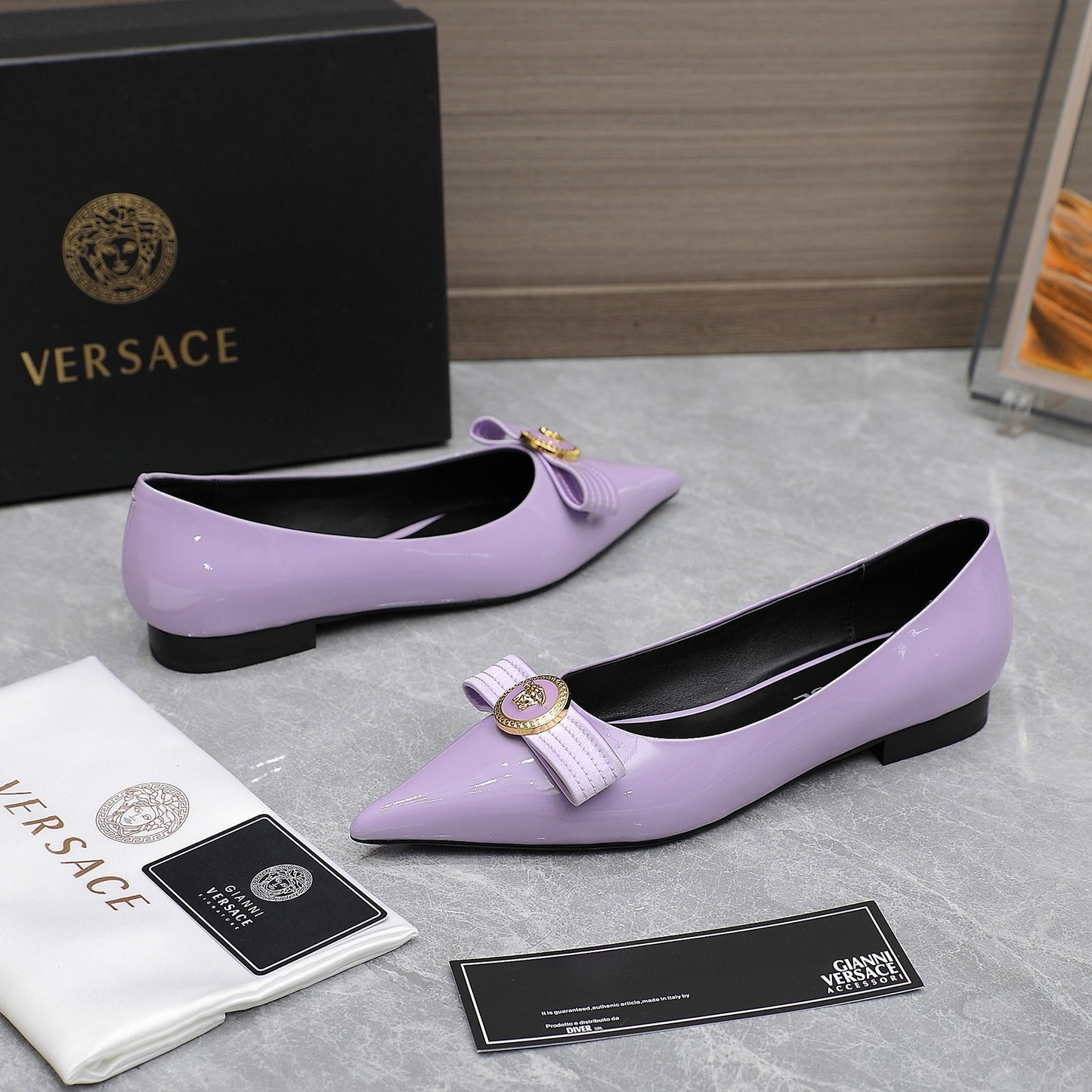 VERSACE