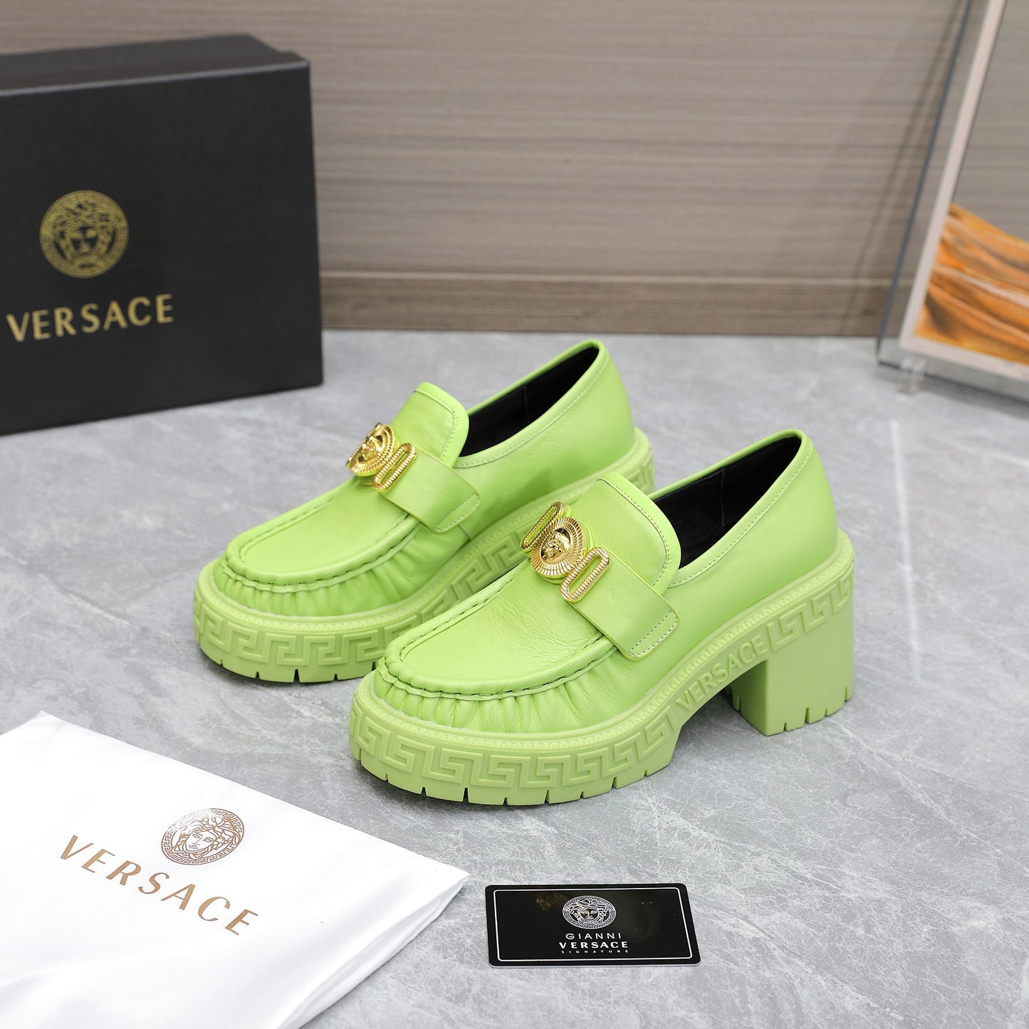 VERSACE