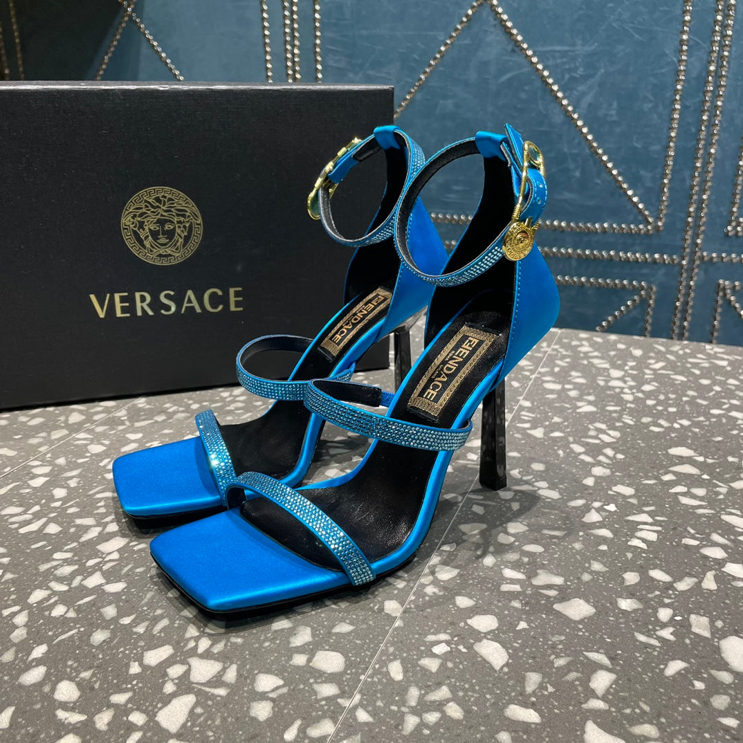 VERSACE