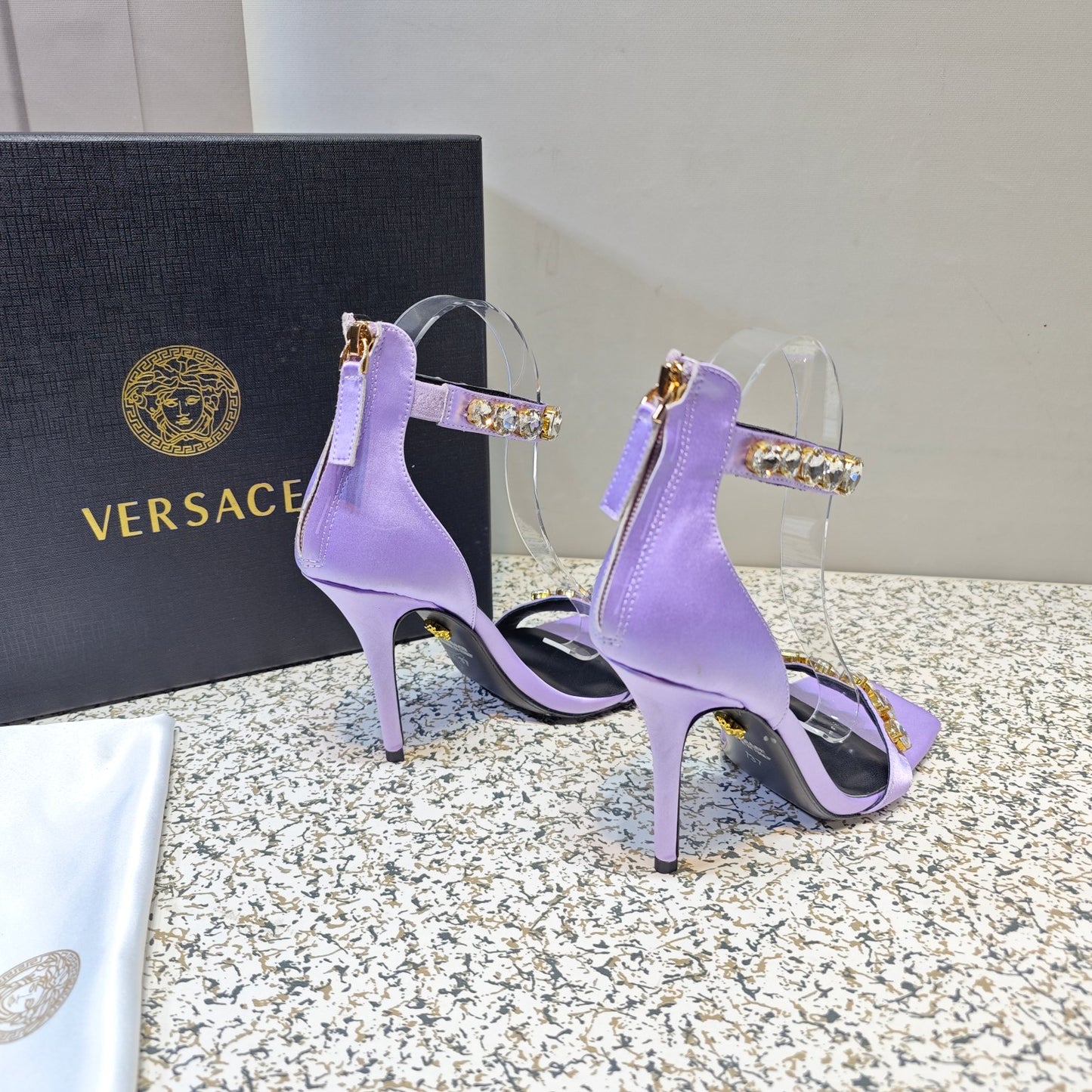 VERSACE