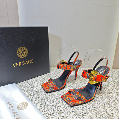 VERSACE