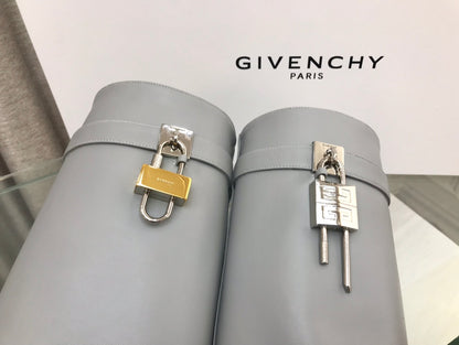 GIVENCHY