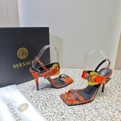 VERSACE