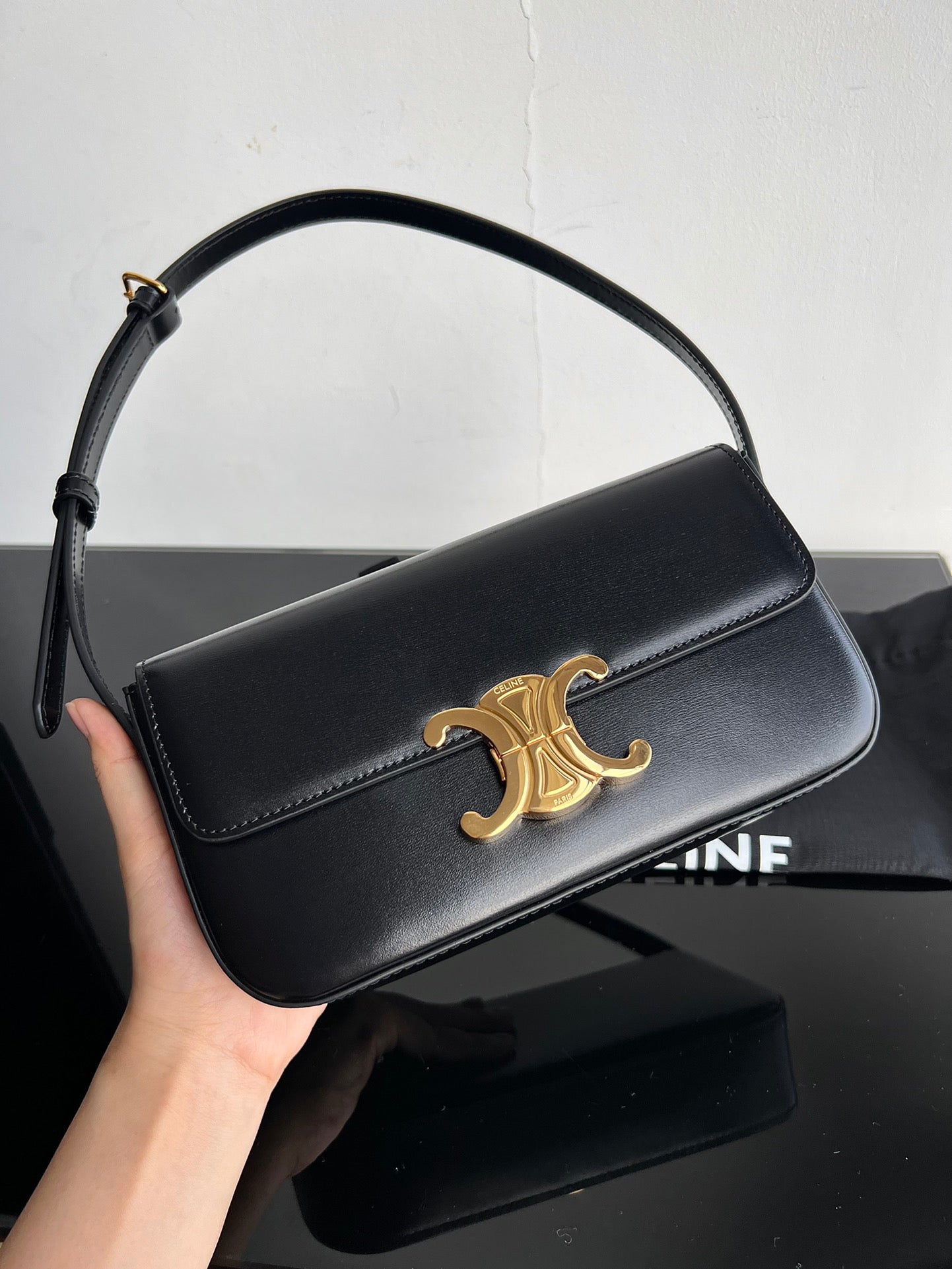 CELINE